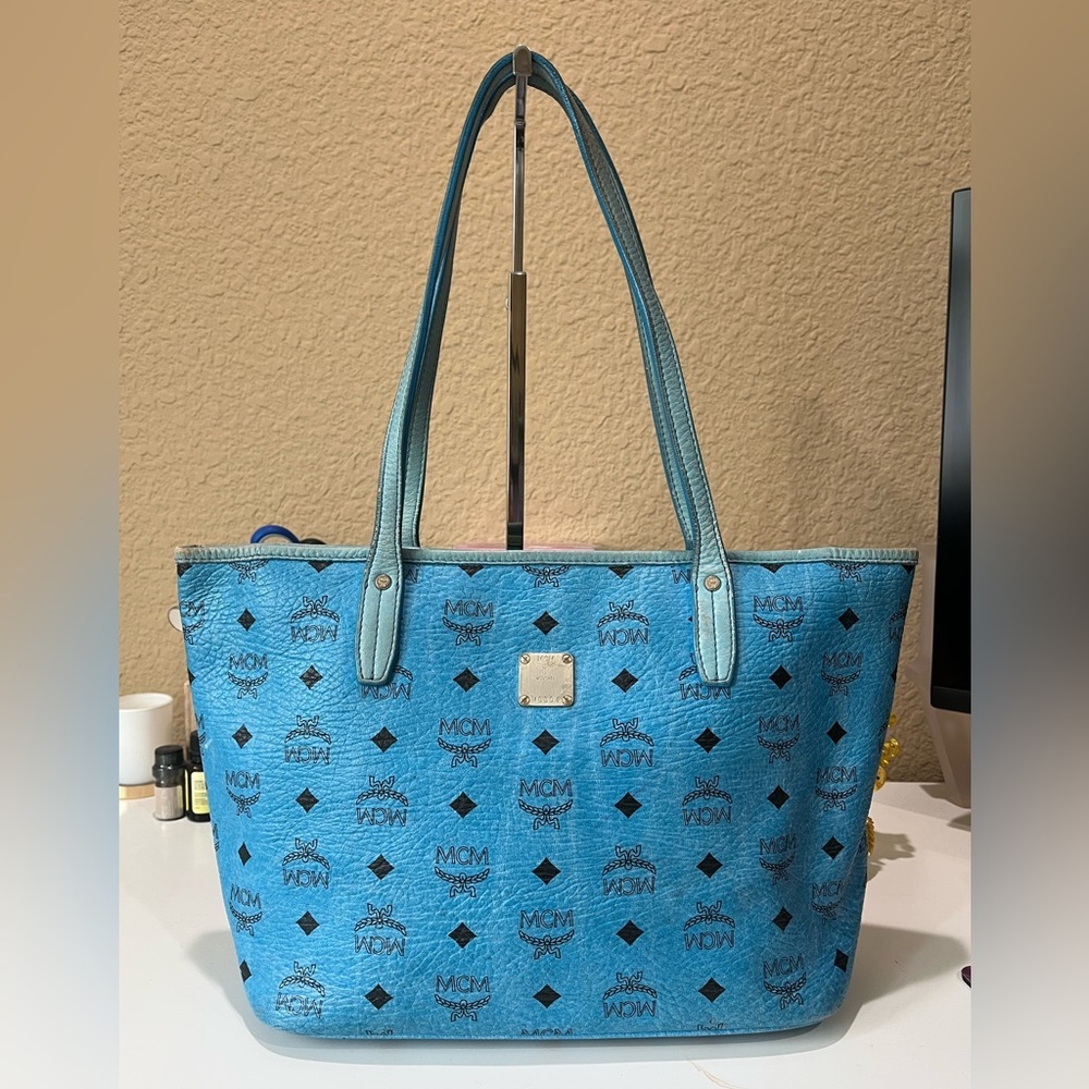 MCM BLUE VISETOS ZIPPERED SMALL TOTE BAG